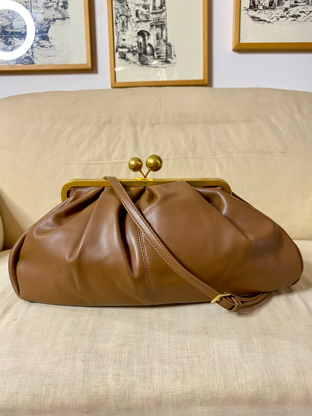 Poppins Clutch