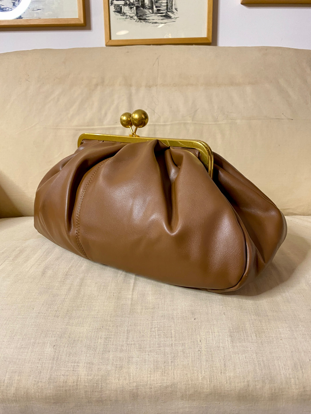 Poppins Clutch