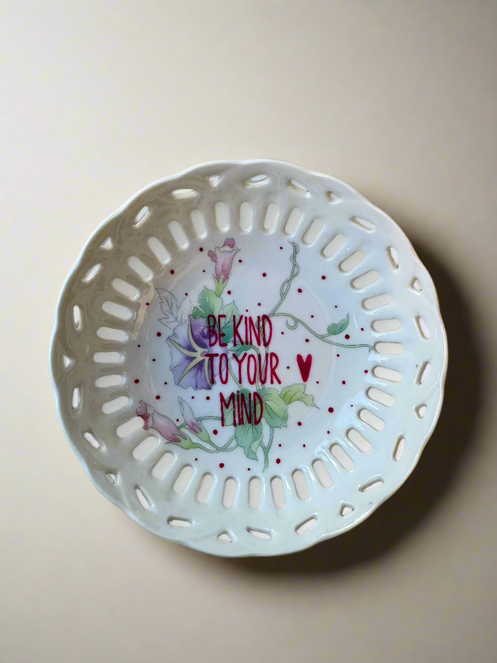 Happy plate trinket
