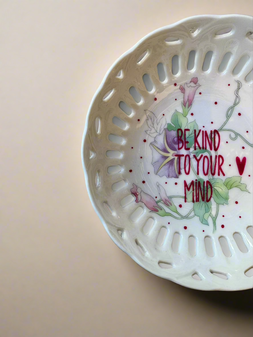 Happy plate trinket